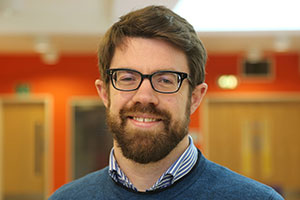 Dr Daragh Murray